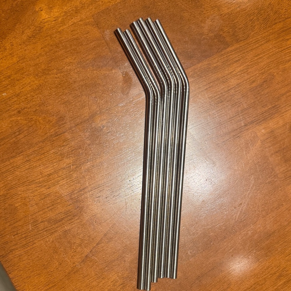 Sleek Metal Drinking Straws Set